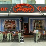 The Boutique Square - Free Compliments - Free Wi-fi - Location - Nearby Paid Parking Хотел