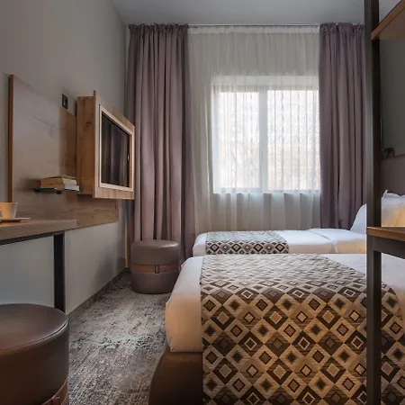 The Boutique Square - Free Compliments - Free Wi-fi - Location - Nearby Paid Parking Hotel 3*