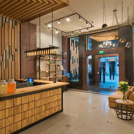 The Boutique Square - Free Compliments - Free Wi-fi - Location - Nearby Paid Parking Hotel 3*