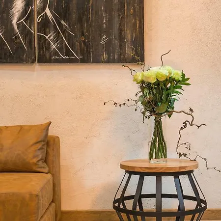 The Boutique Square - Free Compliments - Free Wi-fi - Location - Nearby Paid Parking Plovdiv